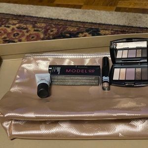 Eye makeup stocking stuffer